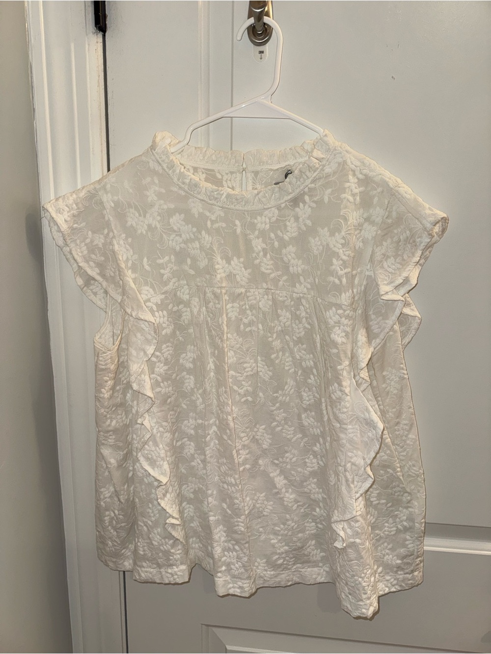 Women's White Floral Ruffle Sleeve Top